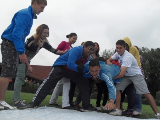 Jovenes de campamento